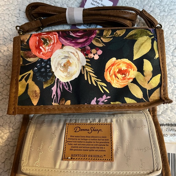 💐💐DONNA SHARP Sydney Crossbody Wallet Tri-fold, adj. strap (reg.$39 NWT - Picture 4 of 10